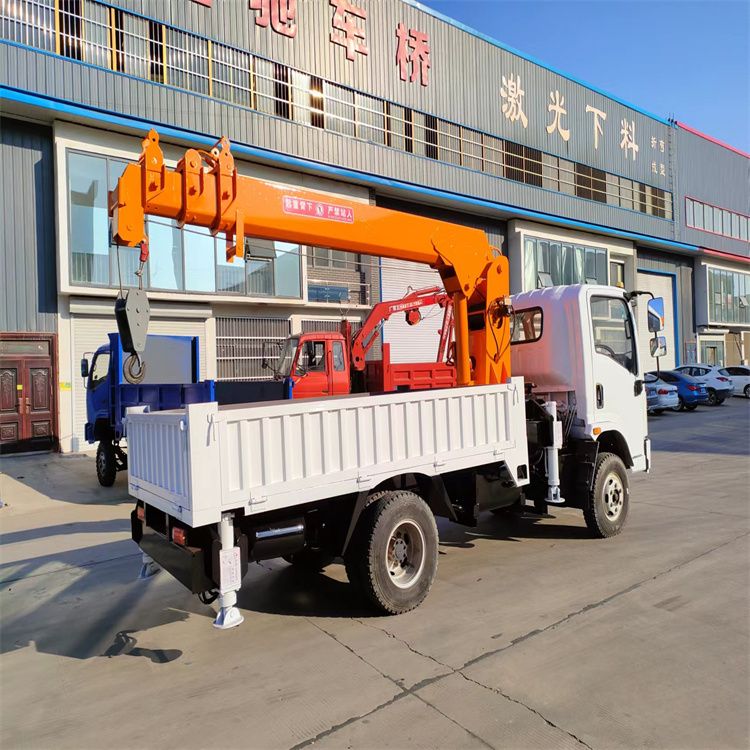 晋源区三轮随车吊定制 农用改装机自备吊中瑞长期出售